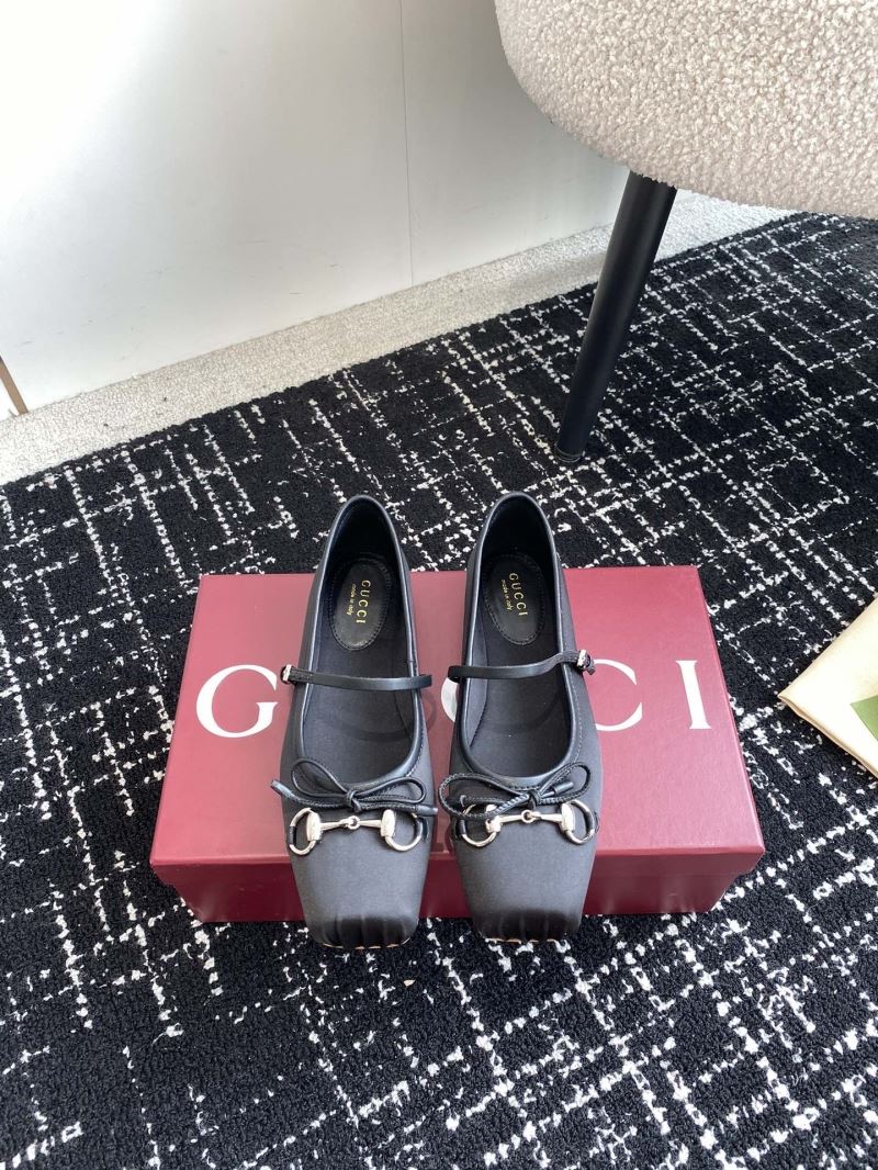 Gucci Flat Shoes